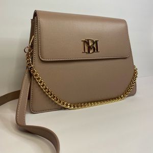 🔴SOLD!🔴Badgley Mischka purse